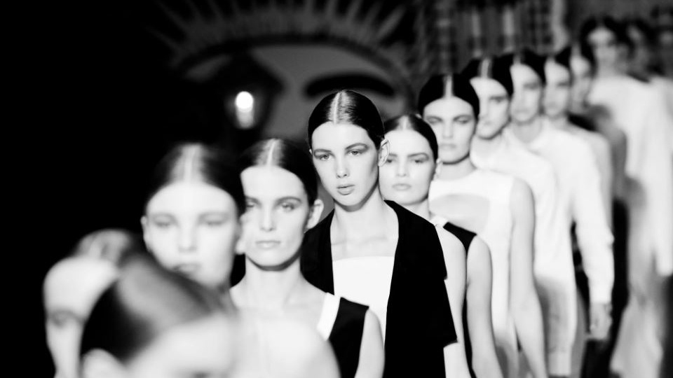 Moda italiana, il nuovo equilibrio tra artigianato, sostenibilità e mercati globali