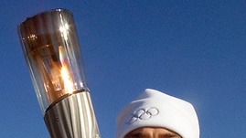 La Fiamma Olimpica accende il Friuli, tre giorni di festa lungo la strada verso Milano-Cortina