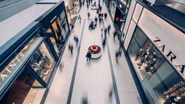 Ansia, futuro e carrello: lo shopping diventa sedativo