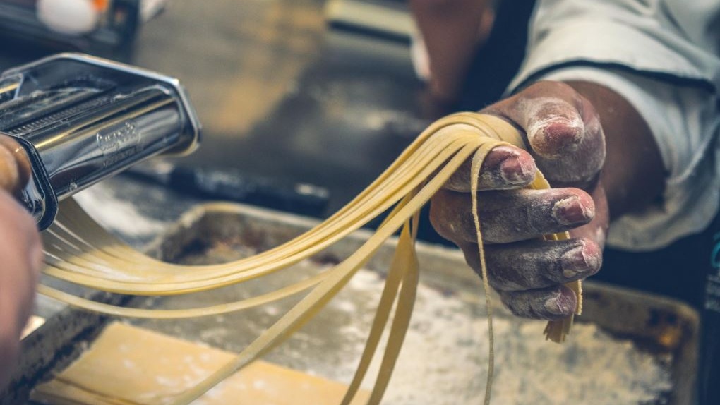 Pasta, la guerra dei dazi: Washington impone un 107% sulle importazioni italiane