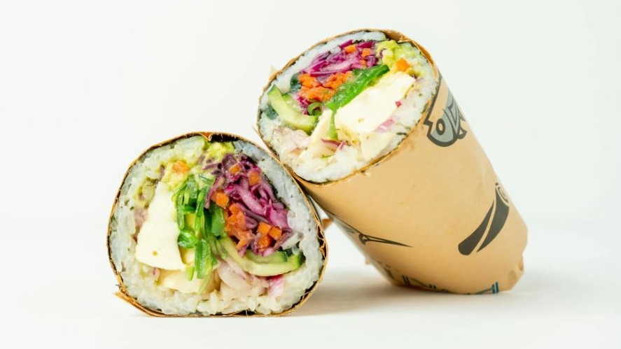 Sushi burrito, la fusion che conquista il mondo, quando due cucine diventano una rivoluzione