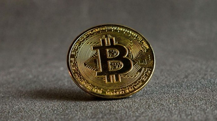 Mercati al limite: dal contagio Bitcoin alla tempesta invisibile delle borse