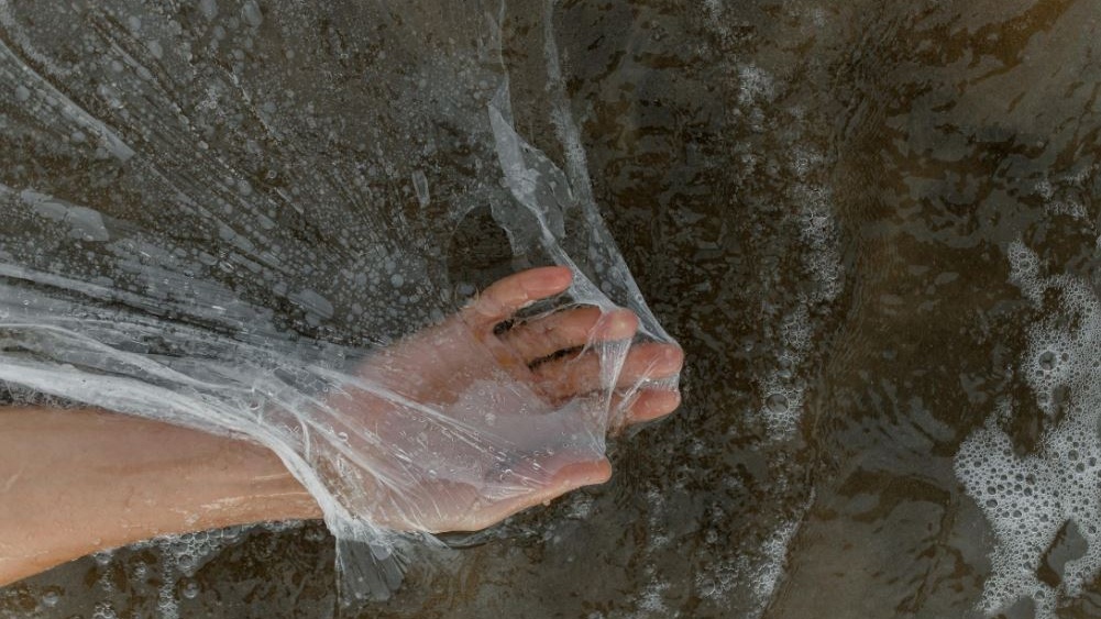 Inquinamento: a Ginevra si cerca un difficile accordo per fermare il pericolo della plastica