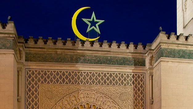 Islam e Repubblica, la sfida della convivenza: la Grande Moschea di Parigi traccia la rotta
