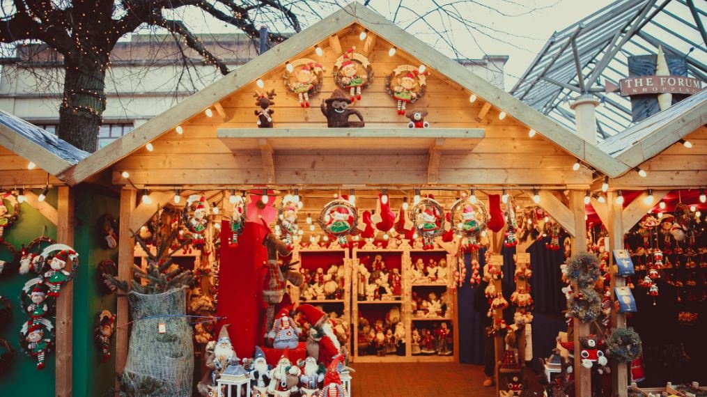 Crescono i timori dei consumatori americani sul futuro dell'economia, tagli allo shopping natalizio