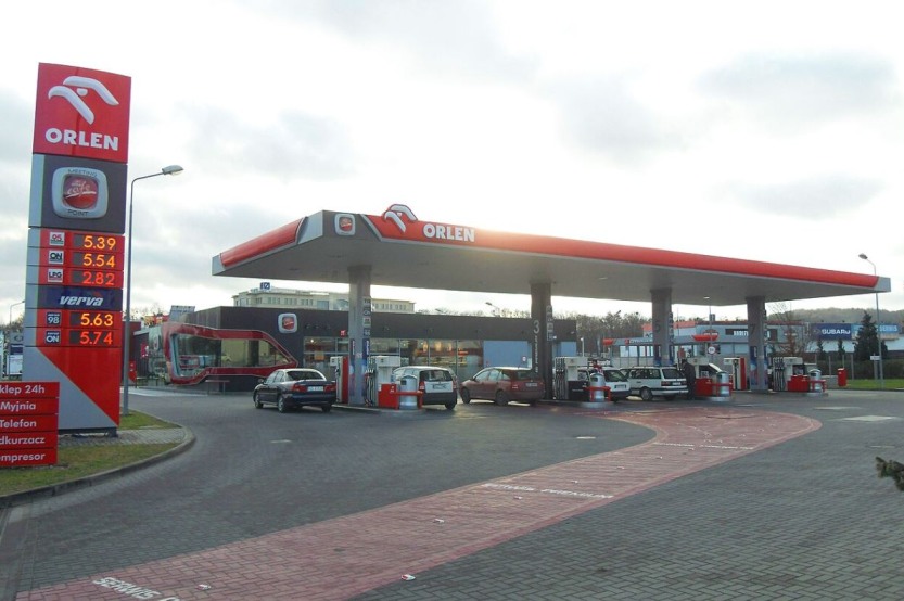 Orlen vola oltre i profitti, il colosso polacco tra utili record e la nuova scommessa verde