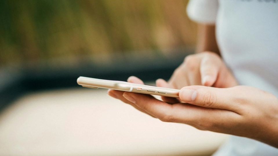 Regno Unito: saranno perseguite le app che nudificano le immagini