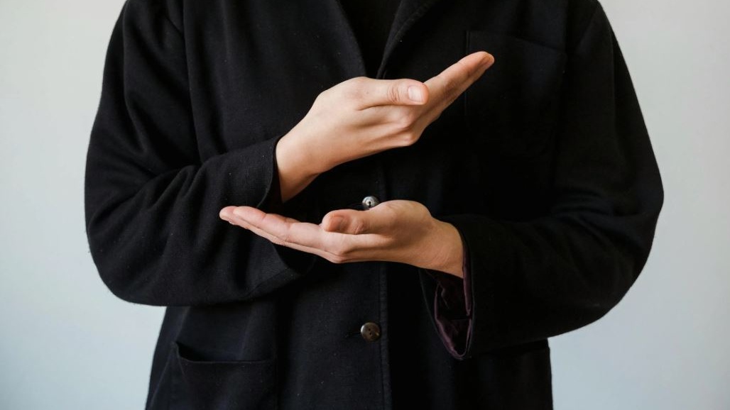 Lingua dei Segni: dalle origini storiche alla celebrazione della giornata internazionale
