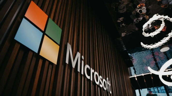 Microsoft, entro il 2030, investirà 50 miliardi di dollari per portare l'IA nei Paesi poveri
