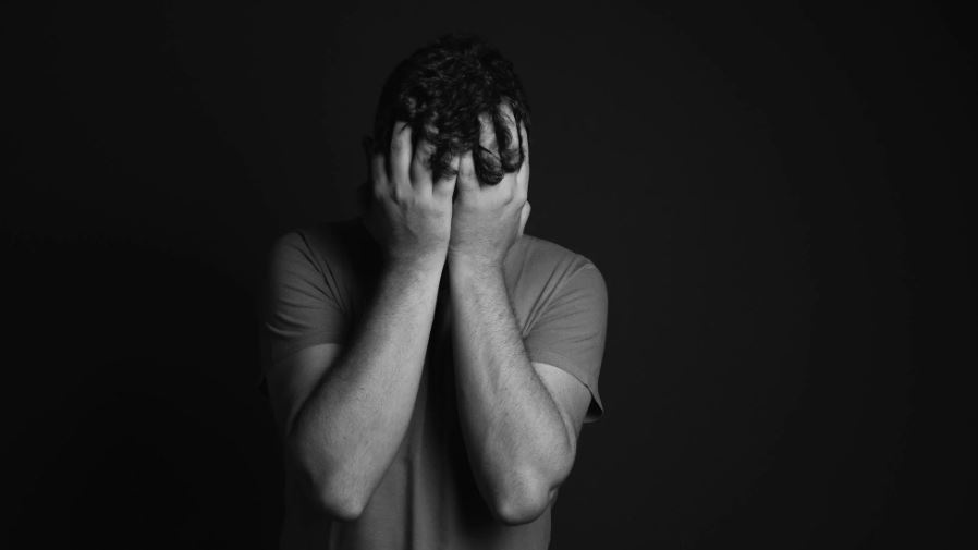 Depressione e fibromialgia: il nodo clinico che decide la guarigione