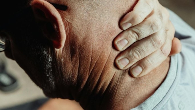 Perché la percezione del dolore tra un uomo e una donna è diversa? Una risposta arriva dagli scienziati