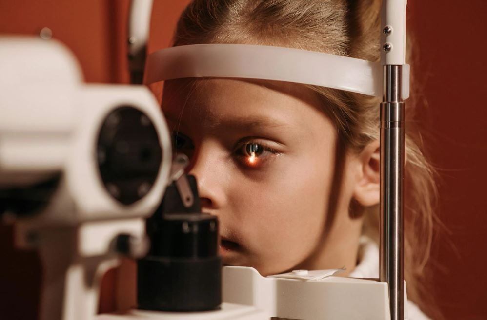 La FDA autorizza avvio dello studio medico su un impianto corneale sintetico