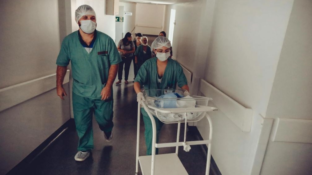 Bill Gates: Il 2025 potrebbe essere l'anno in cui le morti infantili tornano a salire