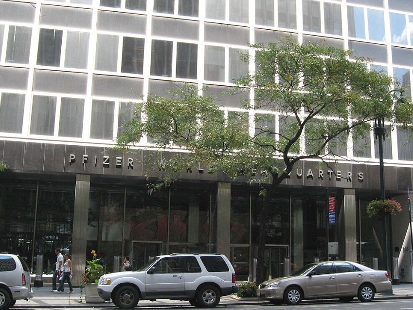 Pfizer citata in giudizio per un contraccettivo accusato di essere cancerogeno