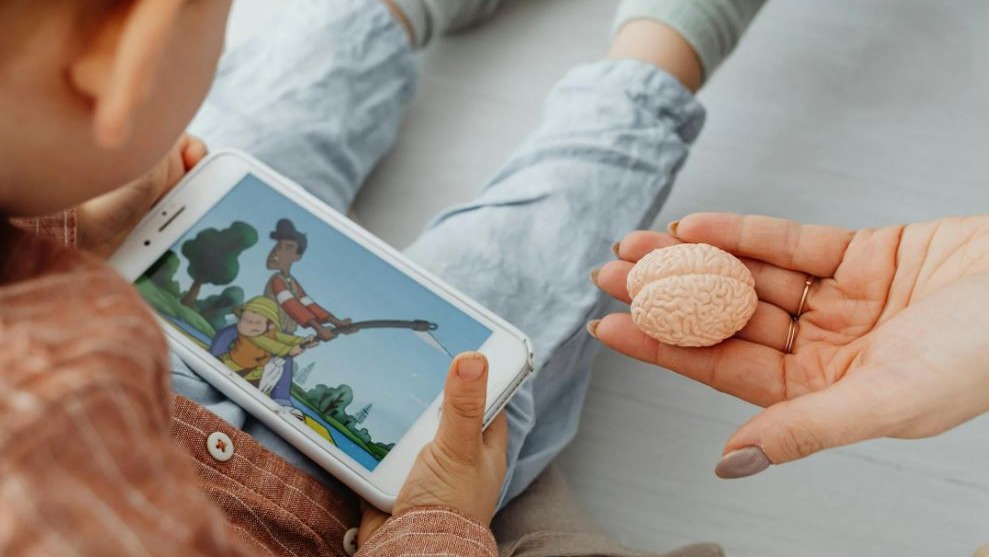 Possedere uno smartphone potrebbe essere dannoso per i bambini di età inferiore ai 12 anni