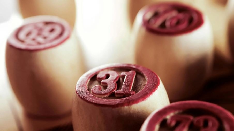 Tombola, il gioco che ha inventato il Natale, la storia (napoletana) che unisce l’Italia