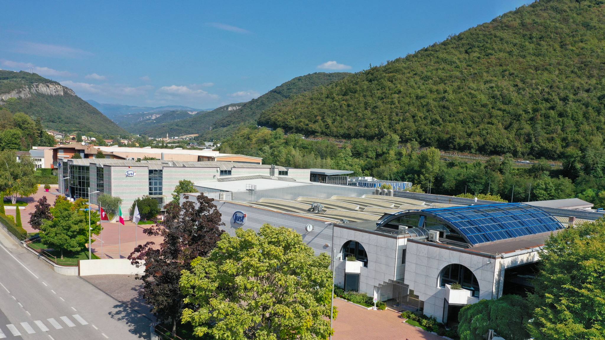 Dalla ricerca ai giovani: 17 anni di progetti e oltre 7 milioni per la comunità