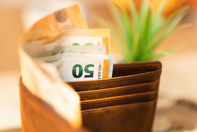 Oltre il mito della meritocrazia: salari fermi e disuguaglianze