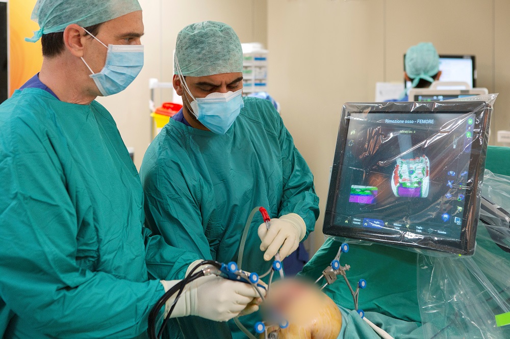 Un robot nell’équipe ortopedica: a Roma il centro di riferimento per la chirurgia ortopedica robotica