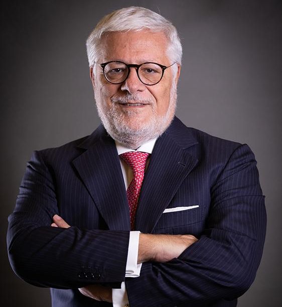 L'AVVOCATO DEGLI AFFARI CALDI