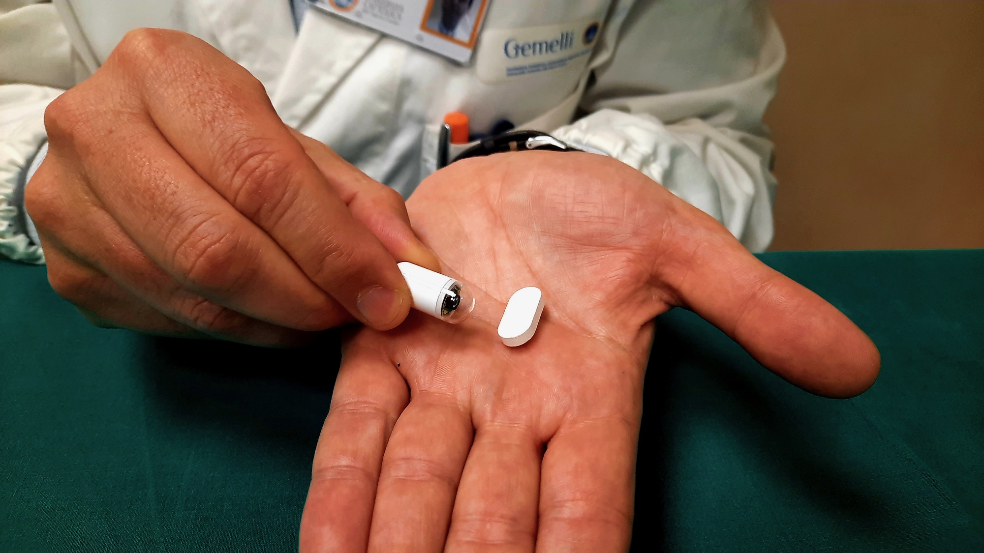 LA PRIMA ‘GASTROSCOPIA SENZA TUBO’  DEL MONDO