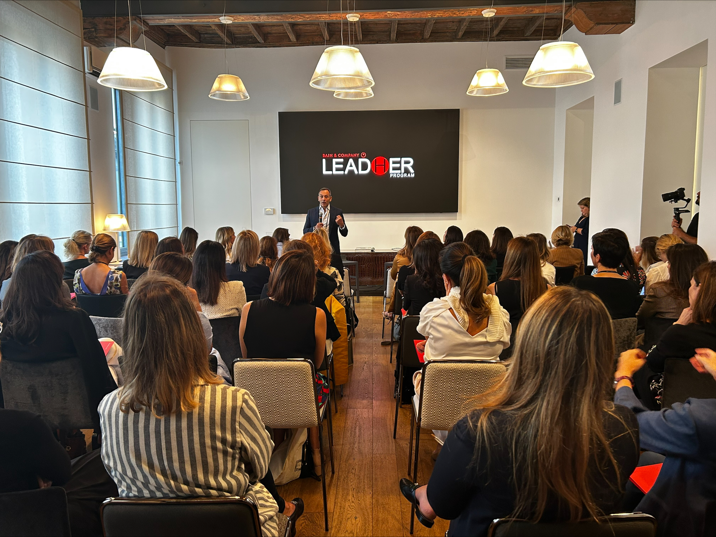 LEADHER, IL PROGRAMMA DI FORMAZIONE DEDICATO AI TALENTI FEMMINILI