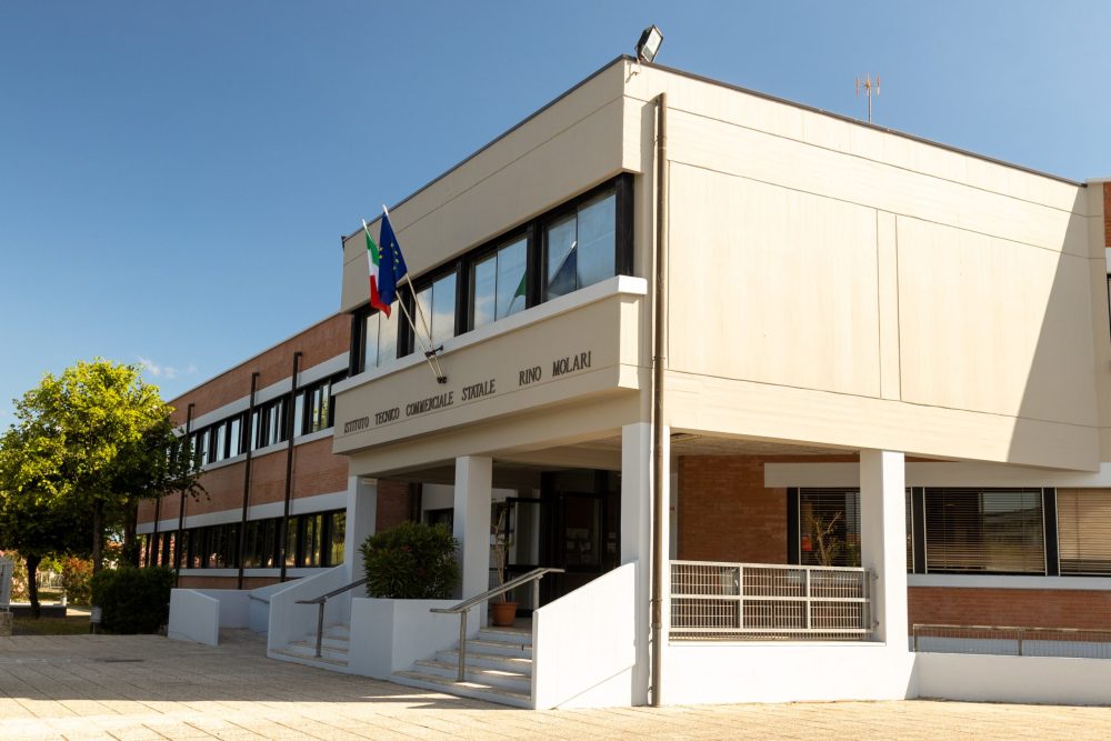 CONNETTIVITÀ A SCUOLA: WI-FI 6 DI ULTIMA GENERAZIONE PER IL DIGITAL LEARNING