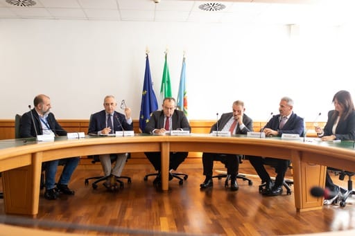 IL LAZIO PRONTO AD ESTENDERE LA VACCINAZIONE IN FARMACIA