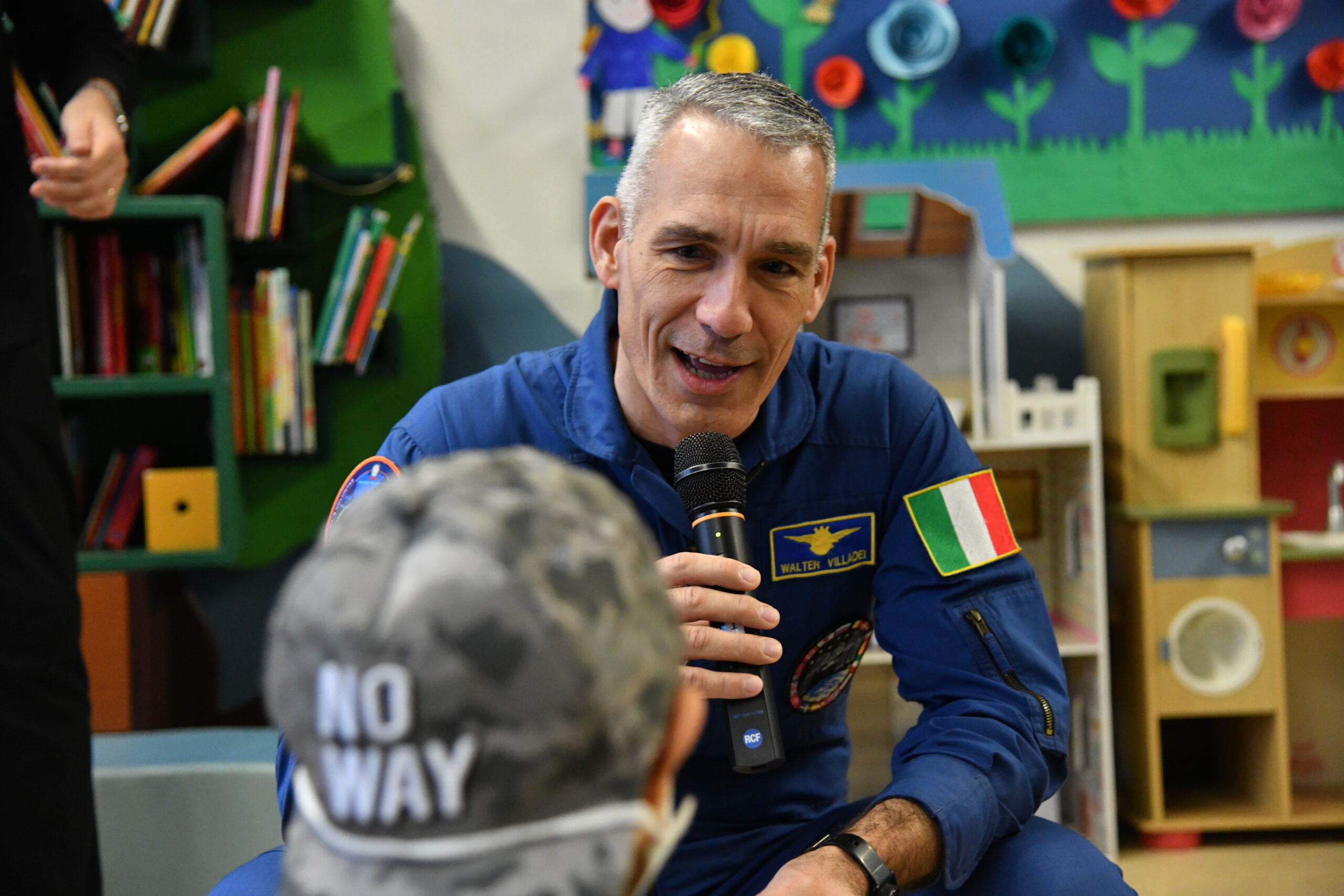 IL COLONNELLO VILLADEI INCONTRA I PICCOLI PAZIENTI DEL BAMBINO GESÙ