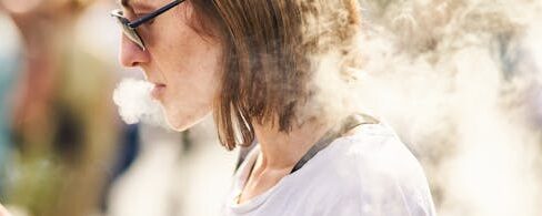 SIGARETTE ELETTRONICHE, L'IMPATTO DEL FUMO PASSIVO SUI BAMBINI