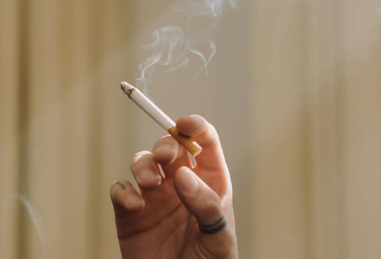 PIÙ TASSE SUL TABACCO PER RIDURNE I CONSUMI: IL NUOVO PROGETTO DI FONDAZIONE VERONESI