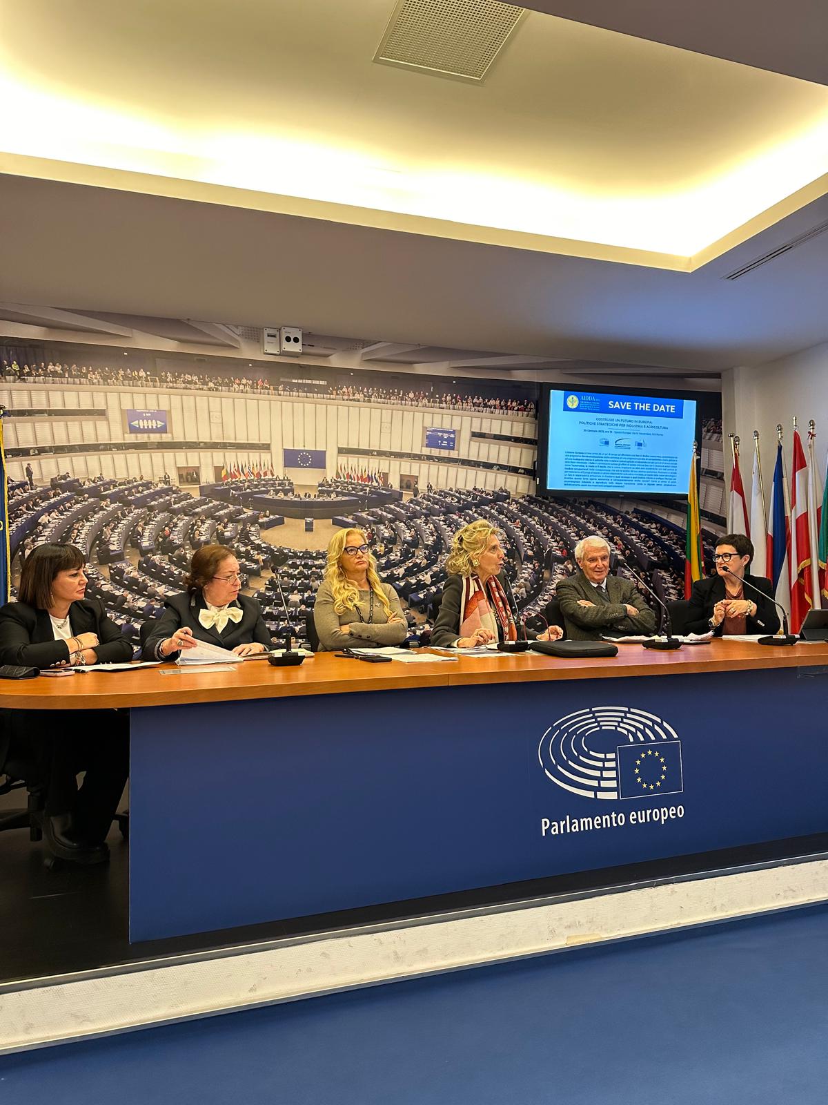 AIDDA: TRUMP SFIDA L'EUROPA, SERVE CAMBIO DI GOVERNANCE