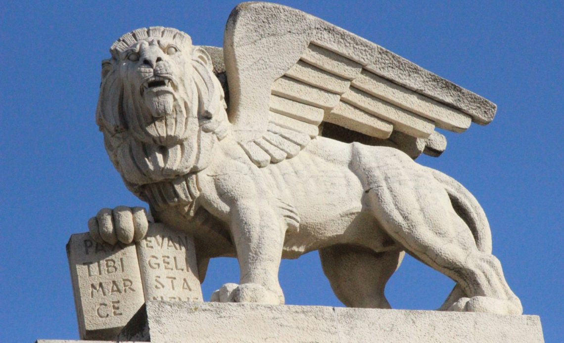 Generali, il Leone ruggisce contro l’Italia