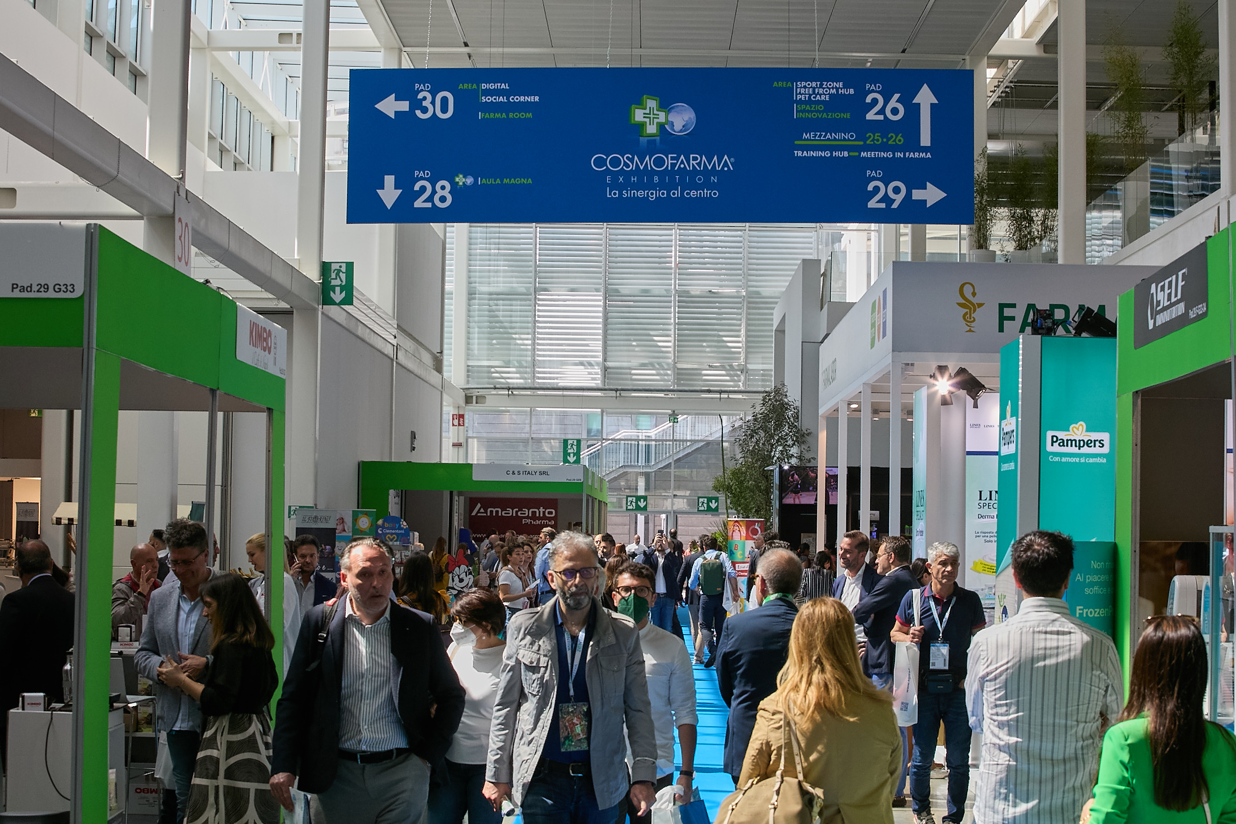 Farma influencer e social media: la nuova frontiera della comunicazione sanitaria professionale