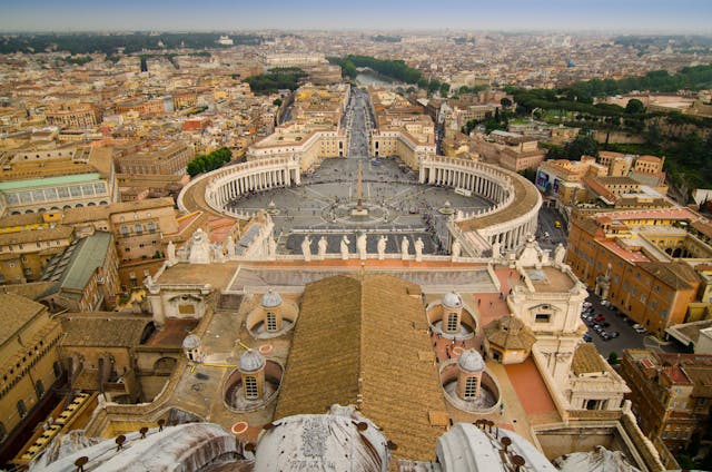 Vaticano, i lavoratori chiedono giustizia salariale: “Stipendi fermi al 2008”