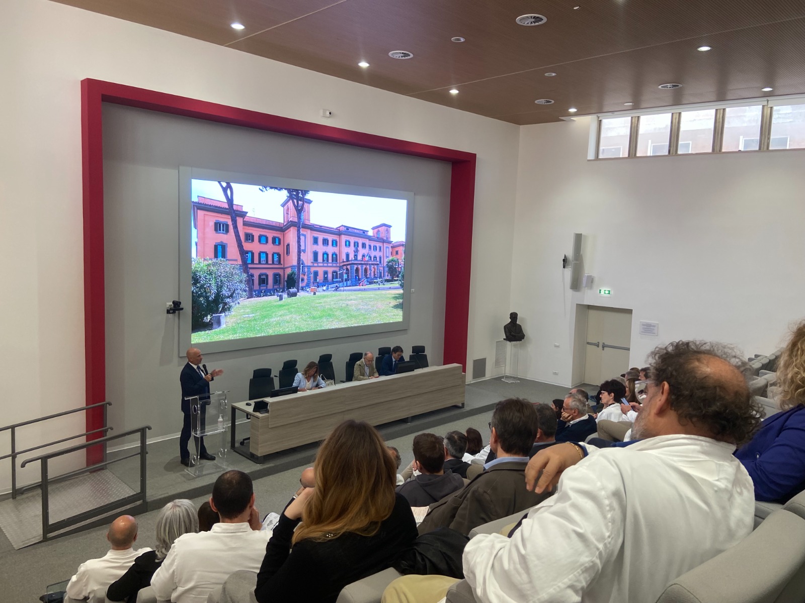 Un nuovo modello di consulenza infettivologica integrata