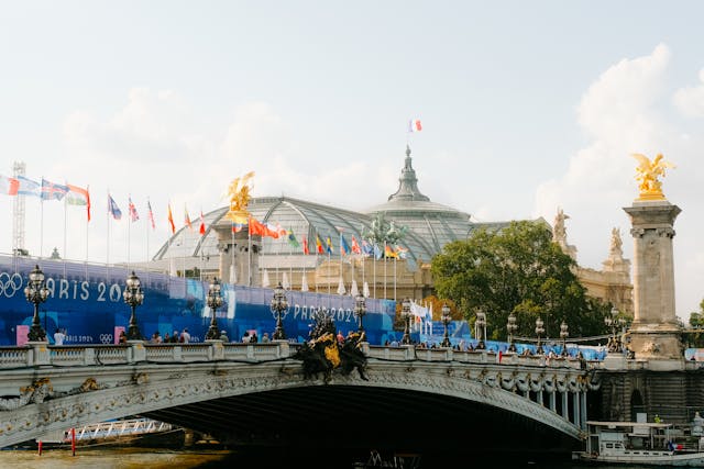 Olimpiadi di Parigi, vincono le spese: potrebbero arrivare a 10 miliardi contro i 6 ‘ufficiali’