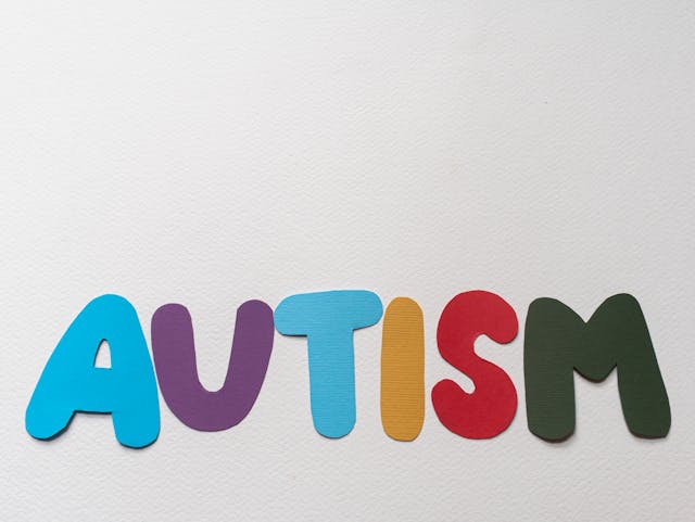 WP: l'Amministrazione Trump collega l'autismo all'assunzione in gravidanza dell'antidolorifico Tylenol